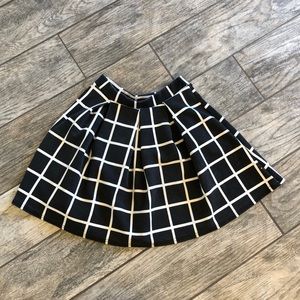 Grid patterned skirt